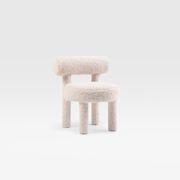 https://a.1stdibscdn.com/modern-baby-gropius-chair-cs1-fluffy-edition-in-faux-sheepskin-by-noom-for-sale-picture-6/f_42321/f_423394521731762265632/Fluffy_Baby_Chair_Gropius_CS1_in_Medo_Faux_Sheepskin_6__master.jpg?width=768