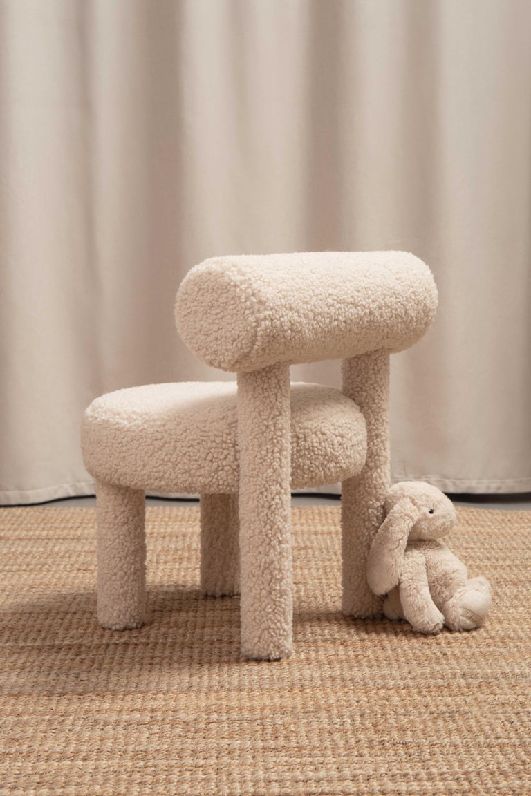 https://a.1stdibscdn.com/modern-baby-gropius-chair-cs1-fluffy-edition-in-faux-sheepskin-by-noom-for-sale-picture-4/f_42321/f_423394521731762118856/Fluffy_Baby_Chair_Gropius_CS1_in_Medo_Faux_Sheepskin_7__master.jpg?width=768