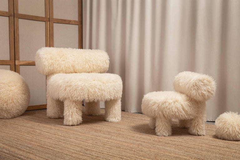 https://a.1stdibscdn.com/modern-low-chair-gropius-cs1-fluffy-in-premium-azur-sand-faux-fur-by-noom-for-sale-picture-3/f_42321/f_430784821736371610380/Fluffy_Baby_Low_Chair_Gropius_CS1_in_Azur_Cotonneux_Faux_Fur_18__master.jpg?width=768