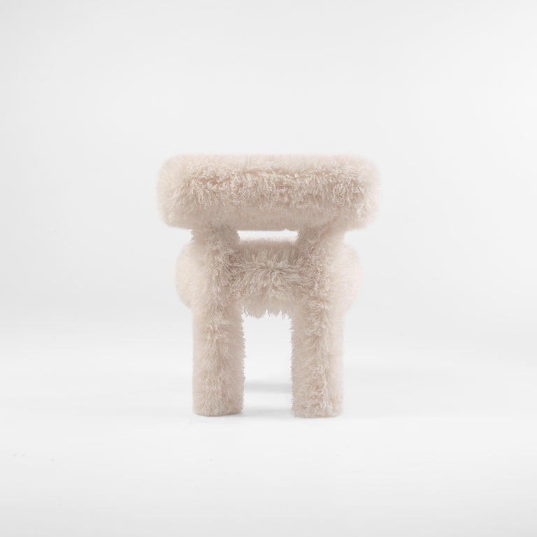 https://a.1stdibscdn.com/modern-dining-chair-gropius-cs1-fluffy-edition-in-misia-azur-faux-fur-by-noom-for-sale-picture-18/f_42321/f_372145021730057496436/Fluffy_Chair_Gropius_CS1_in_Azur_Cotonneux_Faux_Fur_5__master.jpg?width=768