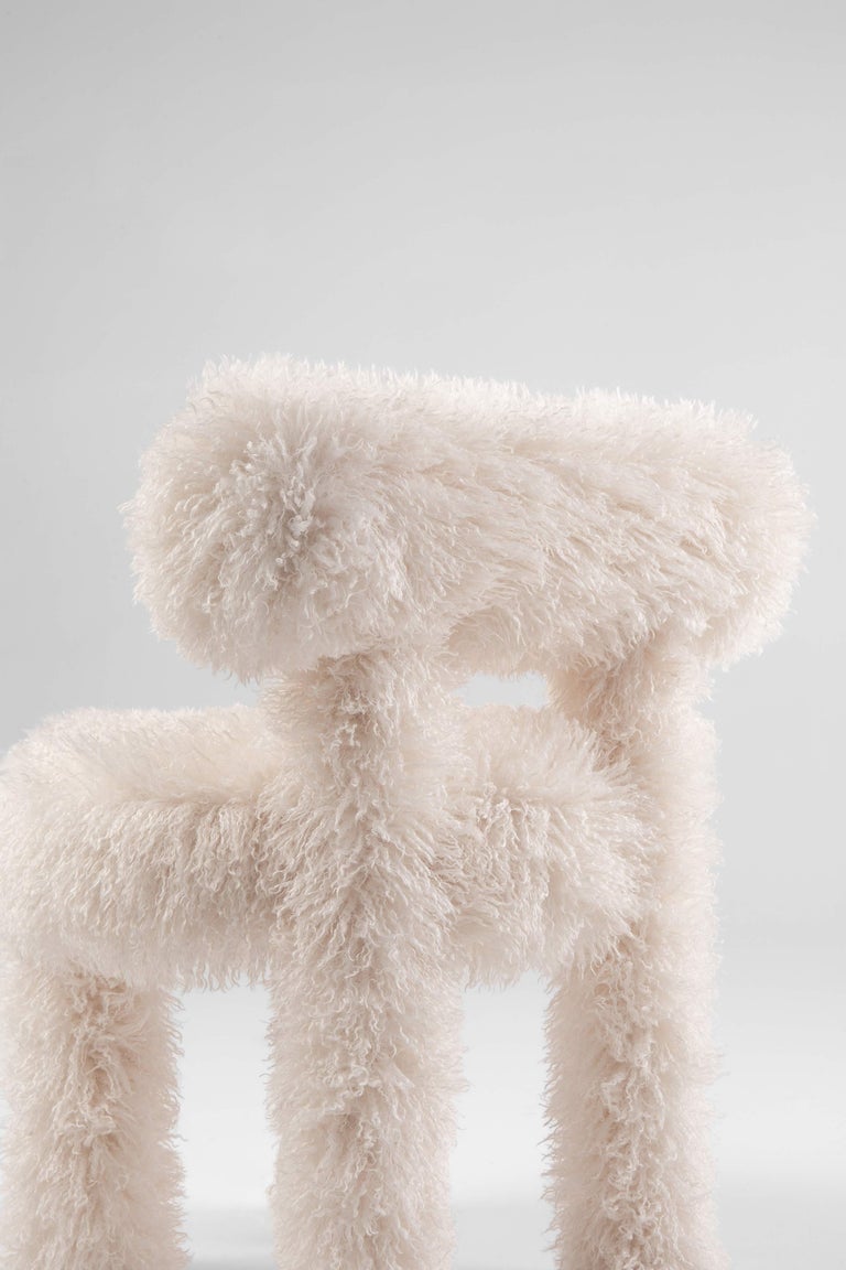 https://a.1stdibscdn.com/modern-dining-chair-gropius-cs1-fluffy-edition-in-misia-azur-faux-fur-by-noom-for-sale-picture-6/f_42321/f_372145021730057495715/Fluffy_Chair_Gropius_CS1_in_Azur_Cotonneux_Faux_Fur_6__master.jpg?width=768