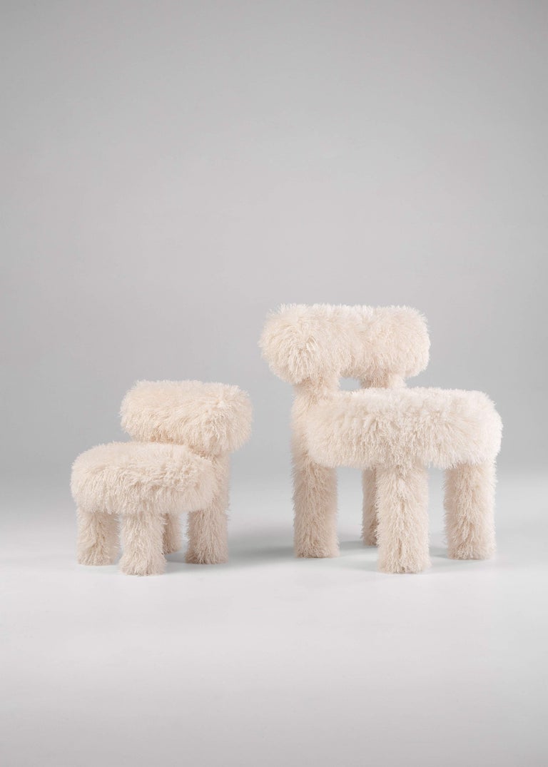 https://a.1stdibscdn.com/modern-baby-gropius-chair-cs1-fluffy-edition-in-premium-faux-fur-by-noom-for-sale-picture-10/f_42321/f_423392721731761206688/Fluffy_Chair_Gropius_CS1_in_Azur_Cotonneux_Faux_Fur_7__master.jpg?width=768