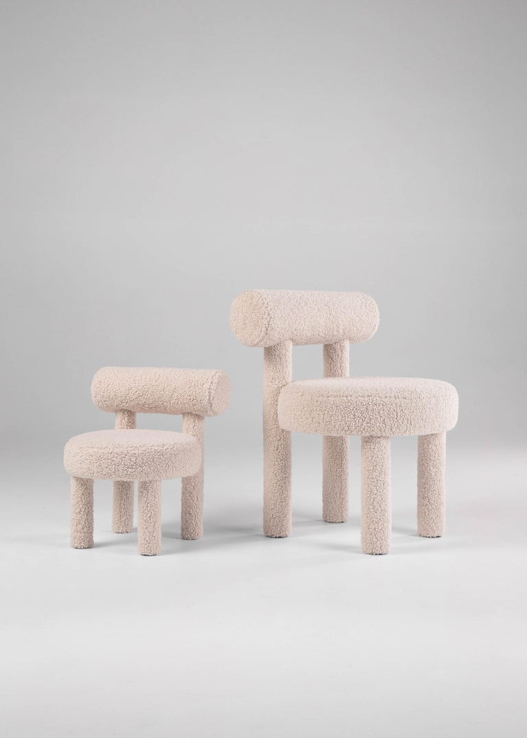 https://a.1stdibscdn.com/modern-baby-gropius-chair-cs1-fluffy-edition-in-faux-sheepskin-by-noom-for-sale-picture-14/f_42321/f_423394521731762368558/Fluffy_Chair_Gropius_CS1_in_Medo_Faux_Sheepskin_7__master.jpg?width=768