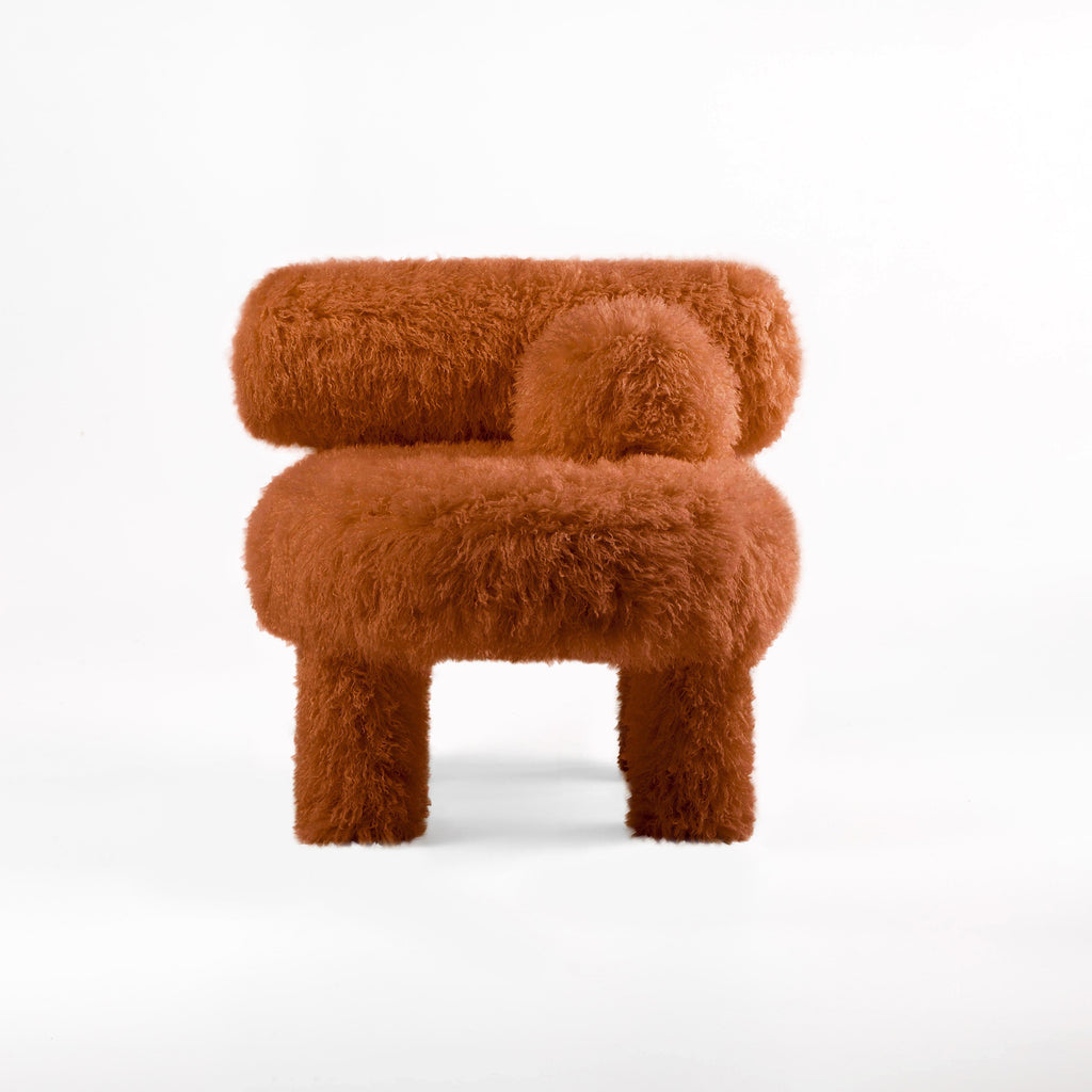 https://a.1stdibscdn.com/modern-low-chair-gropius-cs1-fluffy-in-premium-azur-pink-faux-fur-by-noom-for-sale-picture-4/f_42321/f_424872421732669251593/Fluffy_Low_Chair_Gropius_CS1_in_Azur_Cotonneux_Faux_Fur_05_master.jpg