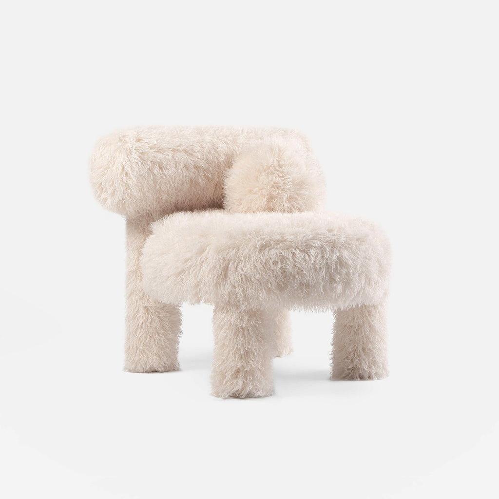 https://a.1stdibscdn.com/modern-low-chair-gropius-cs1-fluffy-in-premium-azur-pink-faux-fur-by-noom-for-sale-picture-10/f_42321/f_424872421732668710950/Fluffy_Low_Chair_Gropius_CS1_in_Azur_Cotonneux_Faux_Fur_2__master.jpg