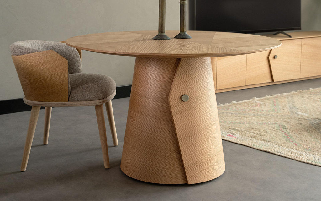 https://a.1stdibscdn.com/fold-table-oak-veneer-solid-brass-accessory-for-sale-picture-10/f_62262/f_387810121759779867701/Fold_masa_moku_sandalye_Tv_nitesi_DSN01061_20250919_master.jpg