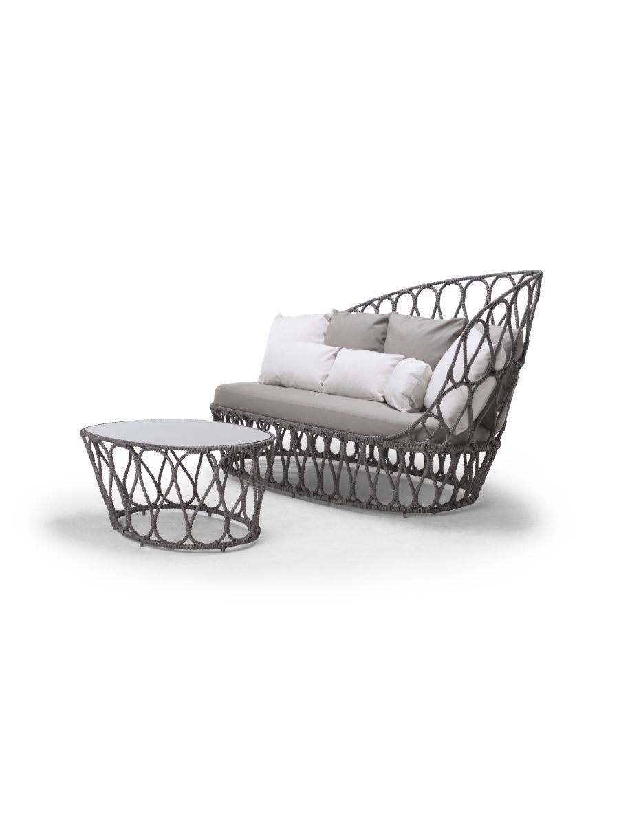 https://a.1stdibscdn.com/forma-daybed-by-kenneth-cobonpue-for-sale-picture-4/f_12192/f_327919021676489497845/Forma_Daybed_03_master.jpg