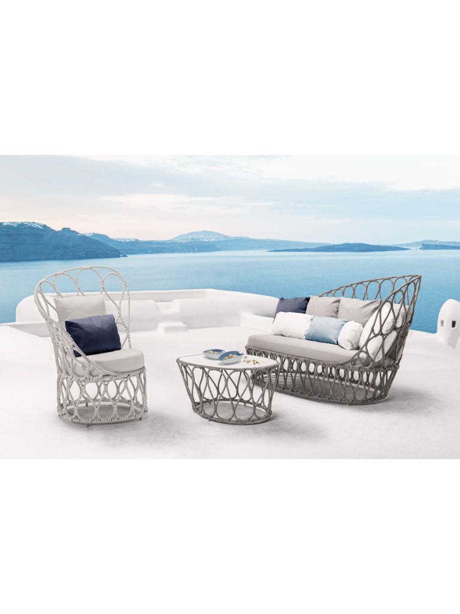 https://a.1stdibscdn.com/forma-daybed-by-kenneth-cobonpue-for-sale-picture-8/f_12192/f_327919021676489499653/Forma_Setting_001_1_1__master.jpg