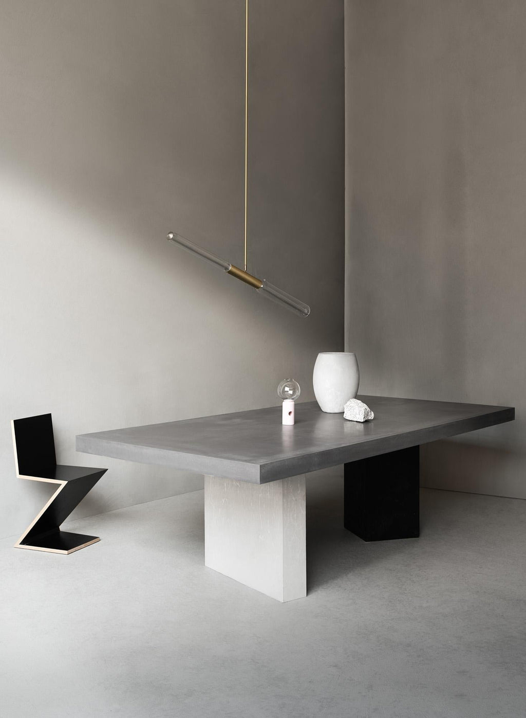 https://a.1stdibscdn.com/euclide-concrete-table-for-sale-picture-2/f_38941/f_126561121541962928480/Forma_and_Cemento_202_Euclide_master.jpg