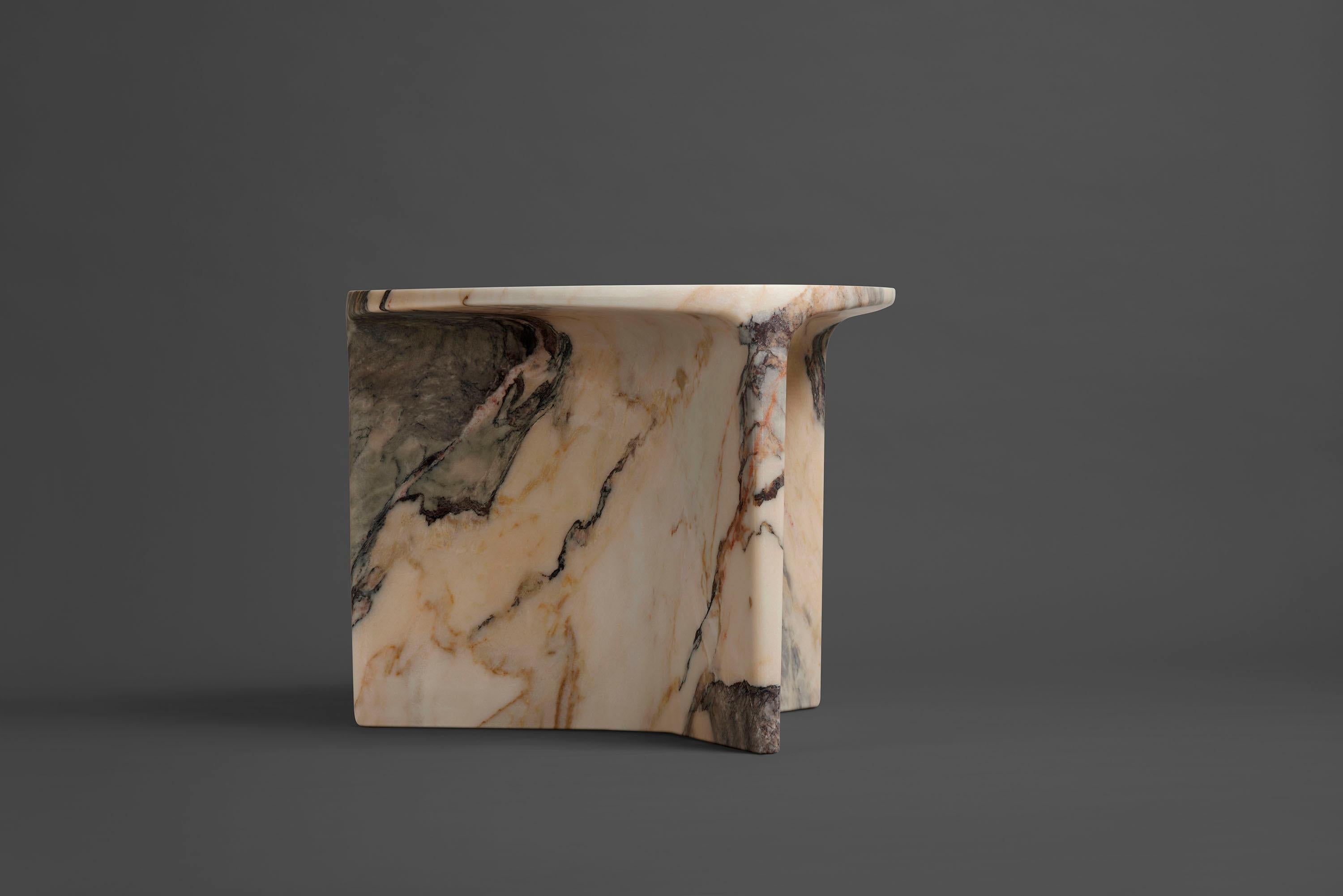 https://a.1stdibscdn.com/carv-occasional-table-in-calacatta-viola-es-by-daniel-fintzi-for-formar-for-sale-picture-4/f_76782/f_390223421711512145817/Formar0506_copy_master.jpg