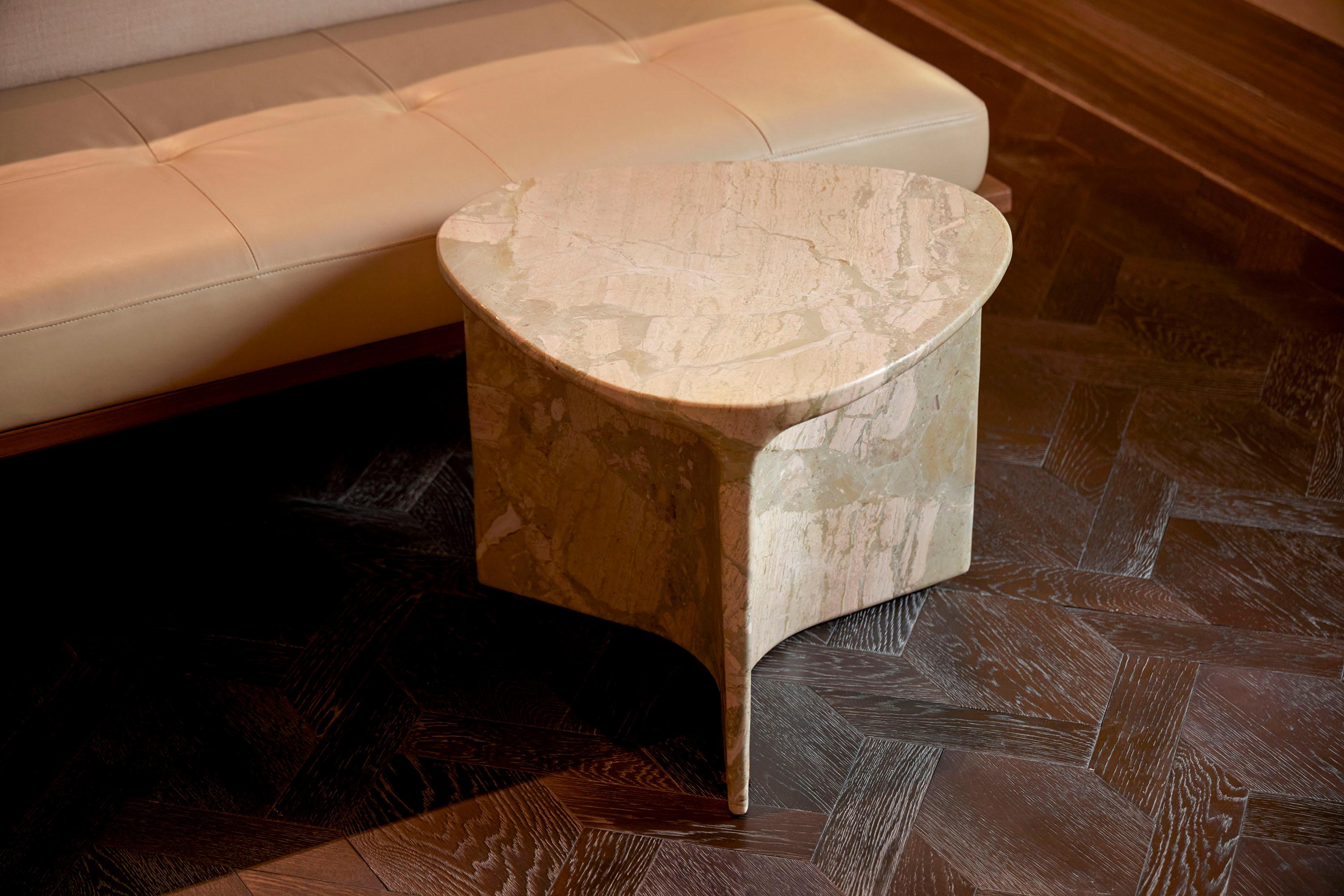 https://a.1stdibscdn.com/carv-occasional-table-in-ceppo-monet-marble-by-daniel-fintzi-for-formar-for-sale-picture-6/f_76782/f_392255821712824452165/Formar0633_copy_master.jpg