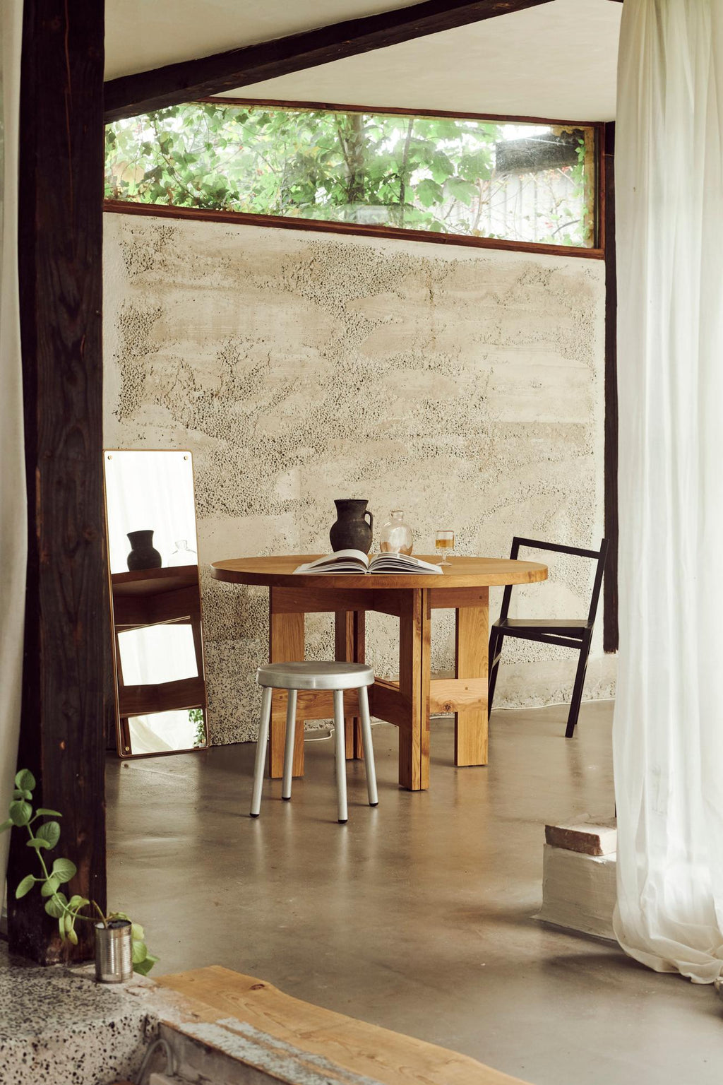 https://a.1stdibscdn.com/contemporary-trestle-table-farmhouse-by-frama-natural-oak-120-round-for-sale-picture-9/f_31233/f_483338421768470408455/Frama_Permenant_Collection_in_Hornb_k_2265_master.jpg
