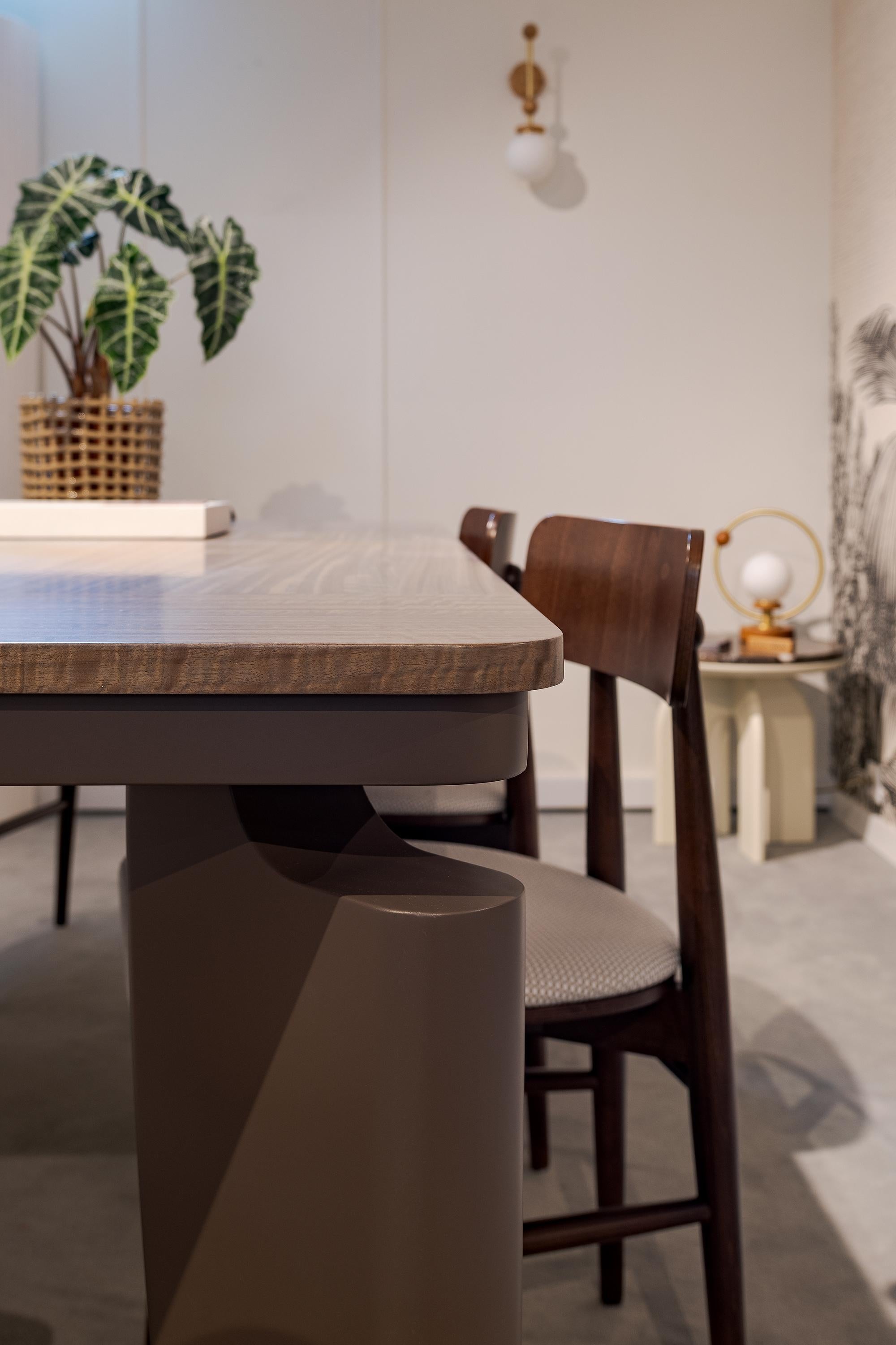 https://a.1stdibscdn.com/maki-dining-table-contemporary-eucalyptus-veneer-table-with-sculptural-lacquer-for-sale-picture-8/f_102612/f_456994721751479325147/_Frame_2152_master.jpg