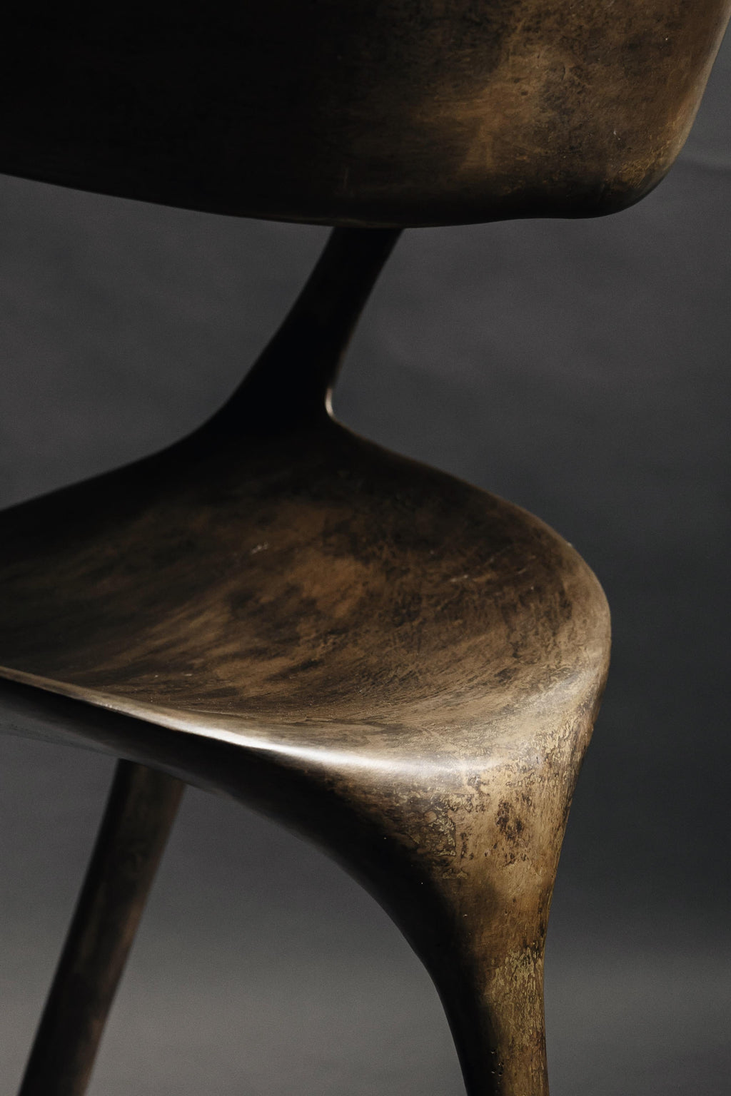 https://a.1stdibscdn.com/frequency-chair-by-sebastian-angeles-for-sale-picture-8/f_12192/f_349141321696340674274/Frequency_Sebasti_n_ngeles_Gris_10_master.JPG