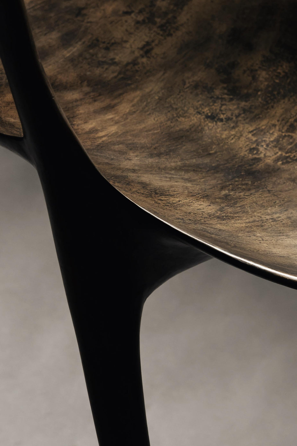https://a.1stdibscdn.com/frequency-chair-by-sebastian-angeles-for-sale-picture-9/f_12192/f_349141321696340673823/Frequency_Sebasti_n_ngeles_Gris_11_master.JPG