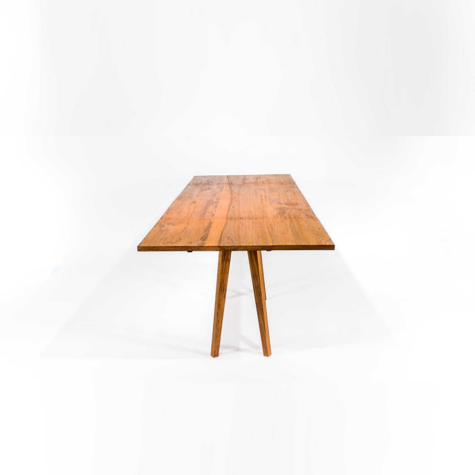 https://a.1stdibscdn.com/dutch-pull-out-table-in-hardwood-with-japanese-joinery-and-danish-aesthetics-for-sale-picture-3/f_55692/f_221722921611080884943/Front_Perspective_master.jpg