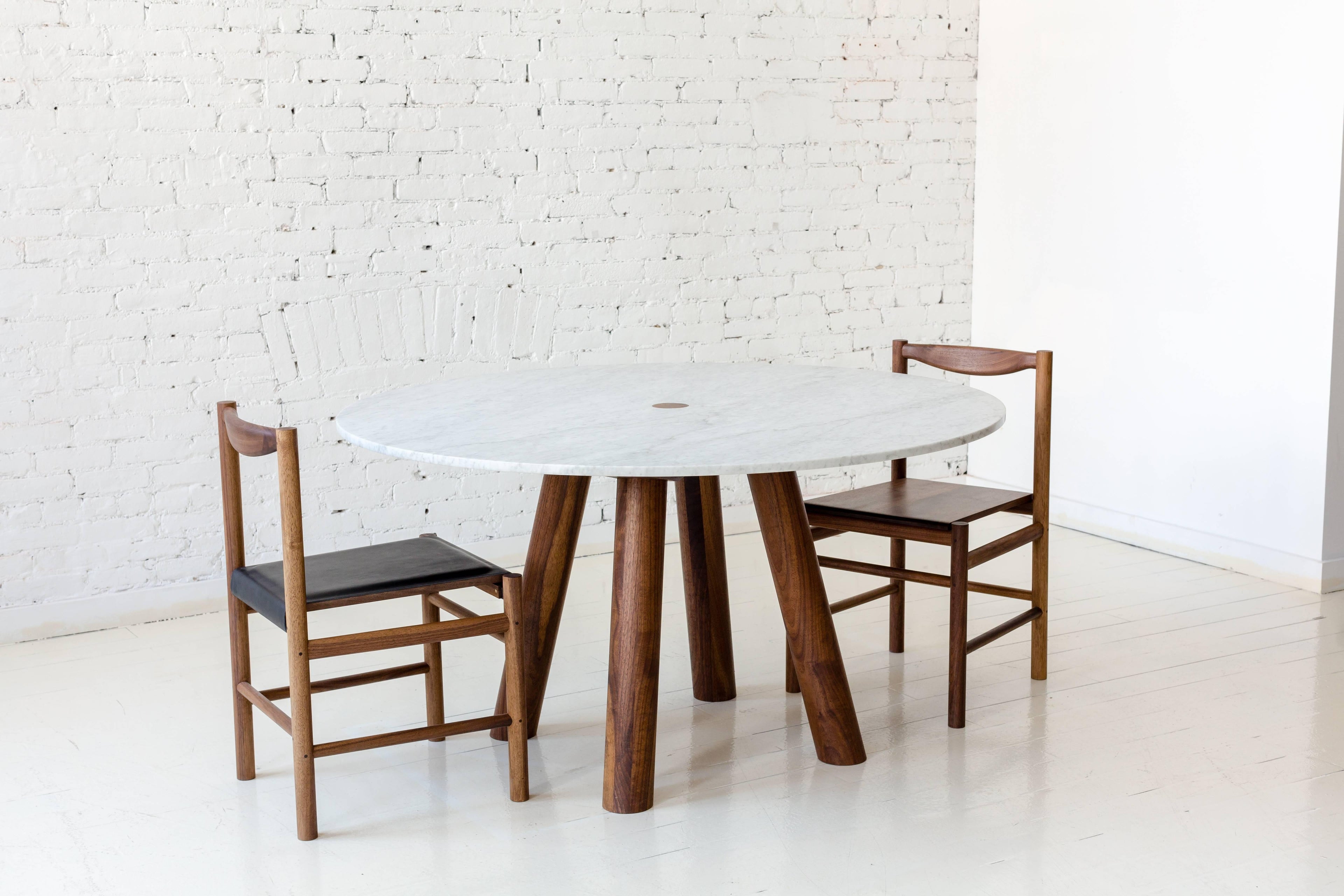 https://a.1stdibscdn.com/range-dining-chair-in-walnut-and-leather-by-fort-standard-for-sale-picture-3/archivesE/upload/f_36481/f_105194831524098204020/FtStd_BFerry_May2016_8_master.jpg