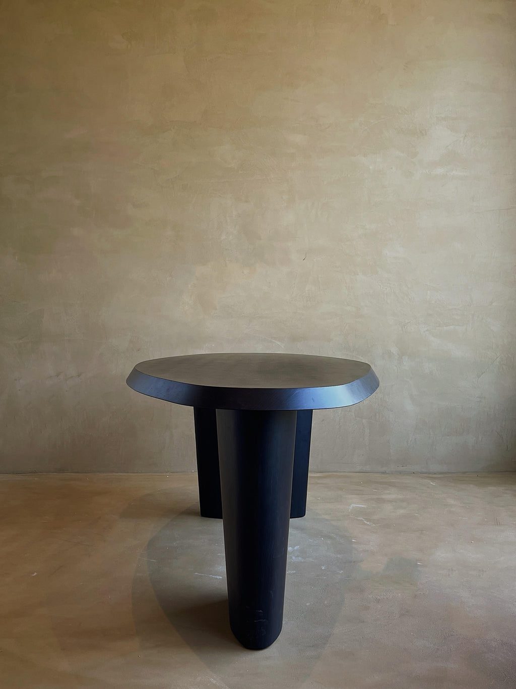 https://a.1stdibscdn.com/oval-dinning-table-by-karstudio-for-sale-picture-3/f_12192/f_327068421676044282352/FullSizeRender_30_master.jpg