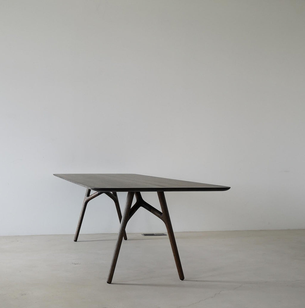 https://a.1stdibscdn.com/furcula-modern-solid-wood-dining-table-by-izm-design-for-sale-picture-2/f_51211/f_195104521592332644401/Furcula_main_master.jpg