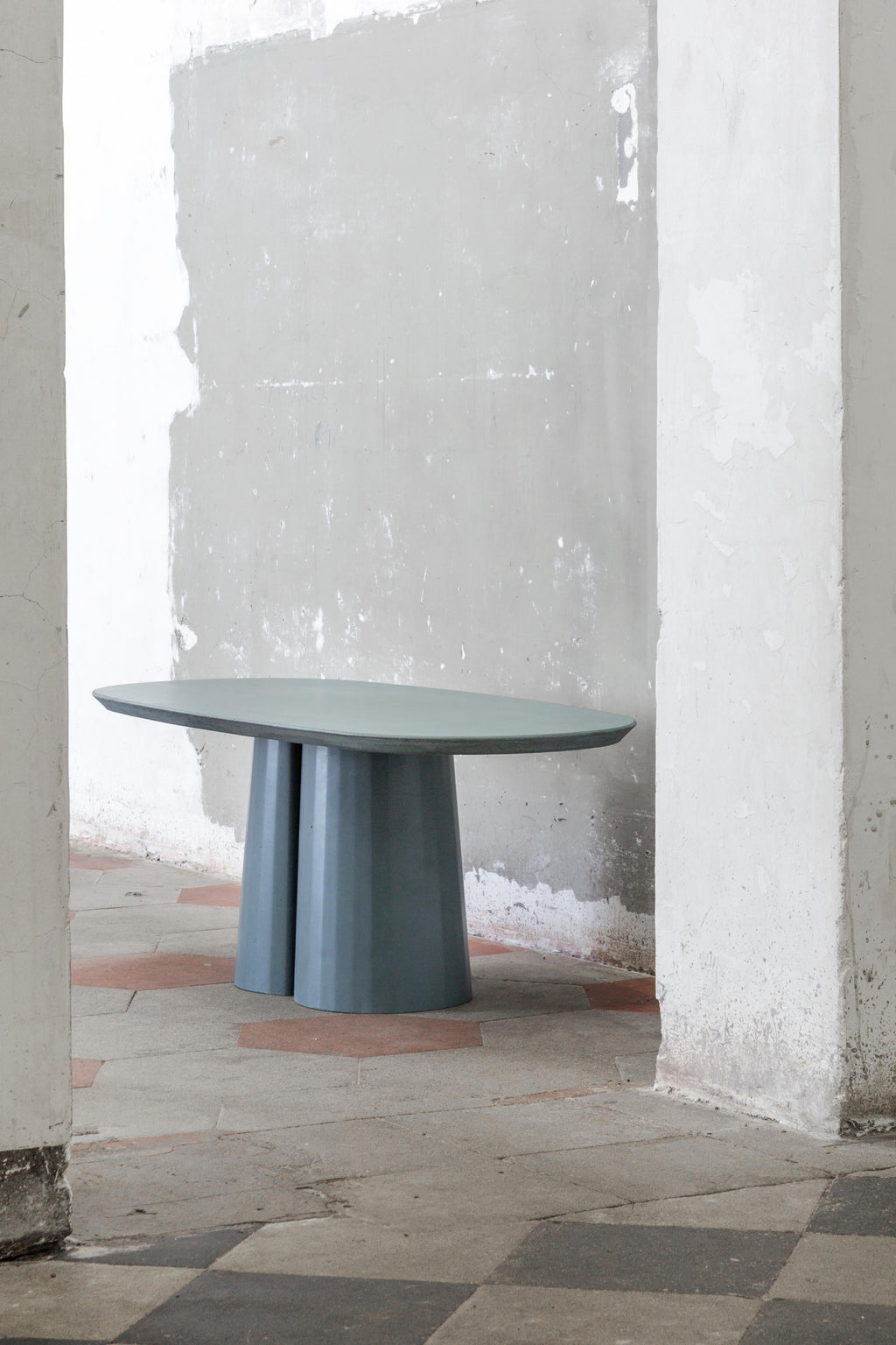 https://a.1stdibscdn.com/concrete-domestic-landscape-oval-coffee-table-ultramarine-cement-made--for-sale-picture-4/f_38941/f_313228721668526472807/Fusto_Oval_Coffee_Talbe_II_design_by_Marialaura_Irvine_per_FormaandCemento_Ph_Serena_Eller_Location_Palazzo_Brancaccio_2__master.jpg