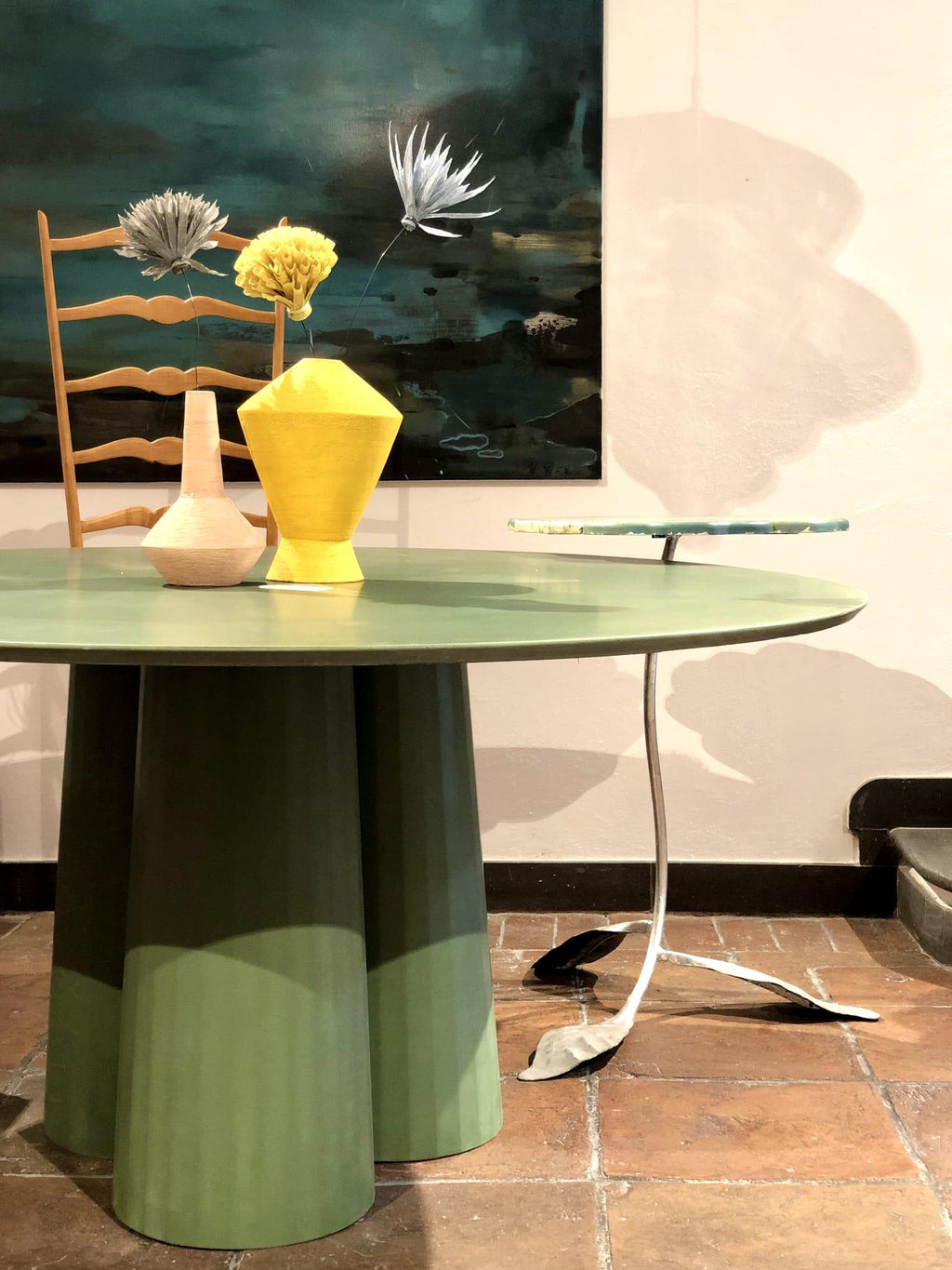 https://a.1stdibscdn.com/21st-century-studio-irvine-concrete-circular-dining-table-green-cement-handmade-for-sale-picture-4/f_38941/f_201764021625831643987/Fusto_Round_Green_Fir_R_master.jpeg