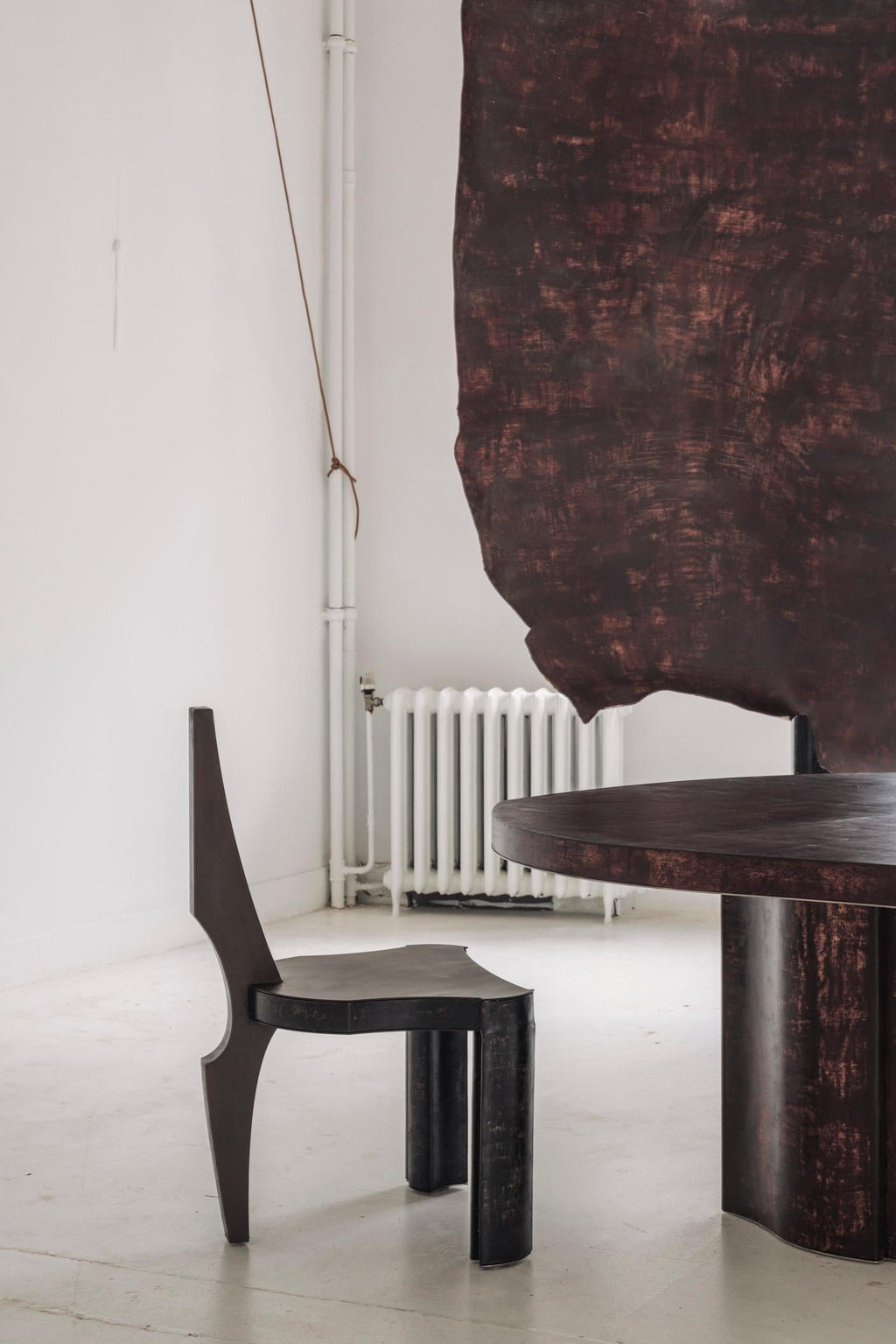 https://a.1stdibscdn.com/contemporary-fragment-dining-table-burgundy-patinated-leather-for-sale-picture-5/f_70152/f_437891521740471745421/_G6A0248_master.jpg