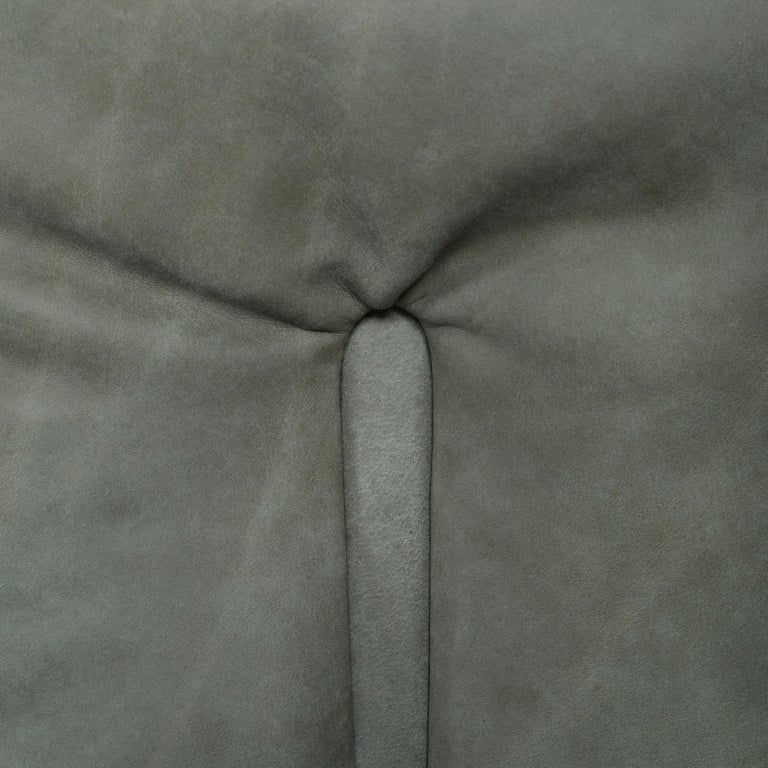 https://a.1stdibscdn.com/mid-century-modern-beijinho-sofa-olive-green-leather-handmade-by-greenapple-for-sale-picture-7/f_53532/f_442712321743172406916/G703099_5_master.jpg?width=768