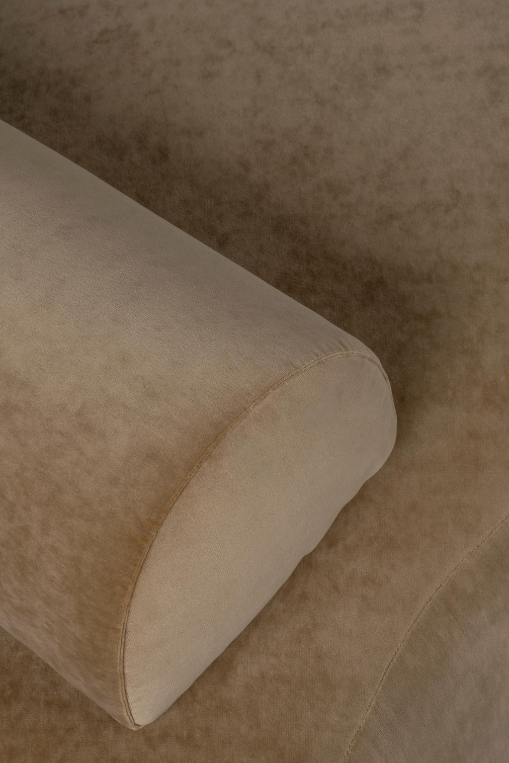 https://a.1stdibscdn.com/modern-minho-chaise-lounge-dedar-velvet-handmade-in-portugal-by-greenapple-for-sale-picture-10/f_53532/f_280935721716555757021/G703615_2_master.jpg