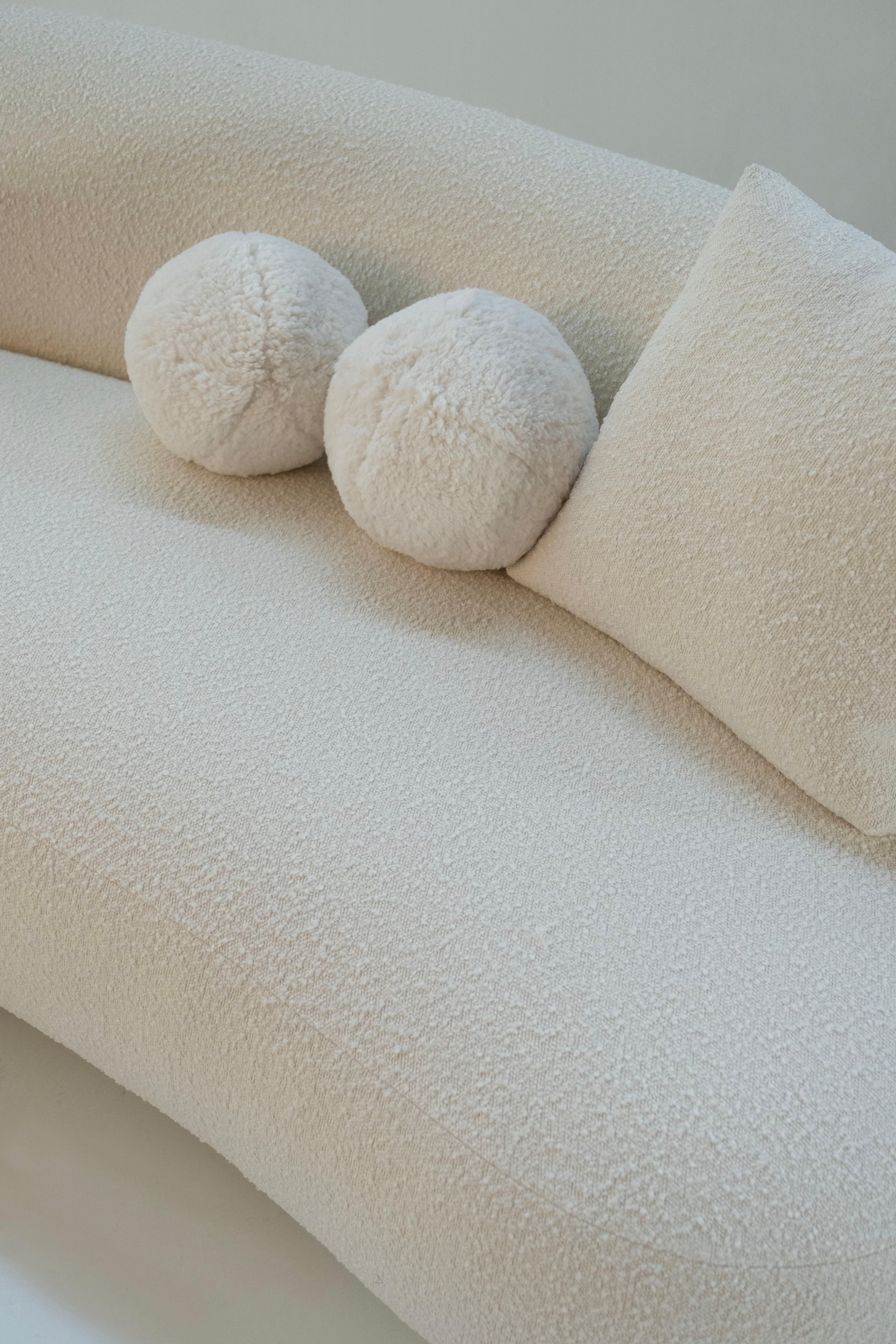 https://a.1stdibscdn.com/greenapple-sofa-twins-sofa-white-cotton-boucle-handmade-in-portugal-for-sale-picture-6/f_53532/f_324369121674757793391/G703754_6_master.jpg