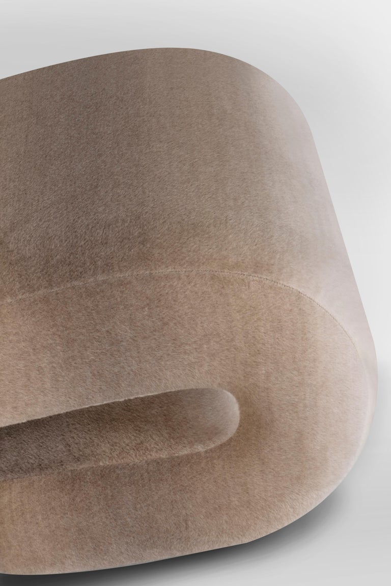 https://a.1stdibscdn.com/modern-t50-armchair-holly-hunt-light-brown-alpaca-handmade-portugal-greenapple-for-sale-picture-7/f_53532/f_380212421705688556868/G703832_3_master.jpg?width=768
