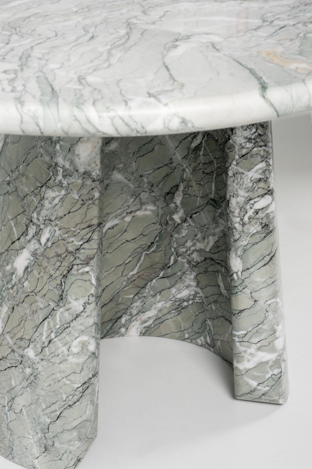 https://a.1stdibscdn.com/modern-dining-table-verde-antigua-marble-handmade-in-portugal-by-greenapple-for-sale-picture-14/f_53532/f_364202221696255754112/G703922_5_master.jpg