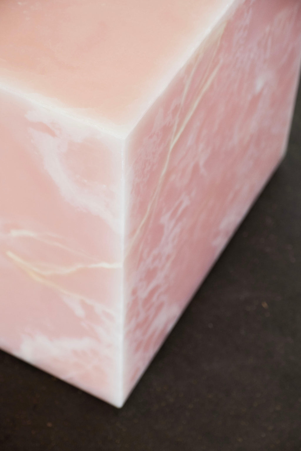 https://a.1stdibscdn.com/greenapple-cube-onyx-cube-pink-onyx-handmade-in-portugal-for-sale-picture-12/f_53532/f_338719421681833427274/G703924_4_master.jpg