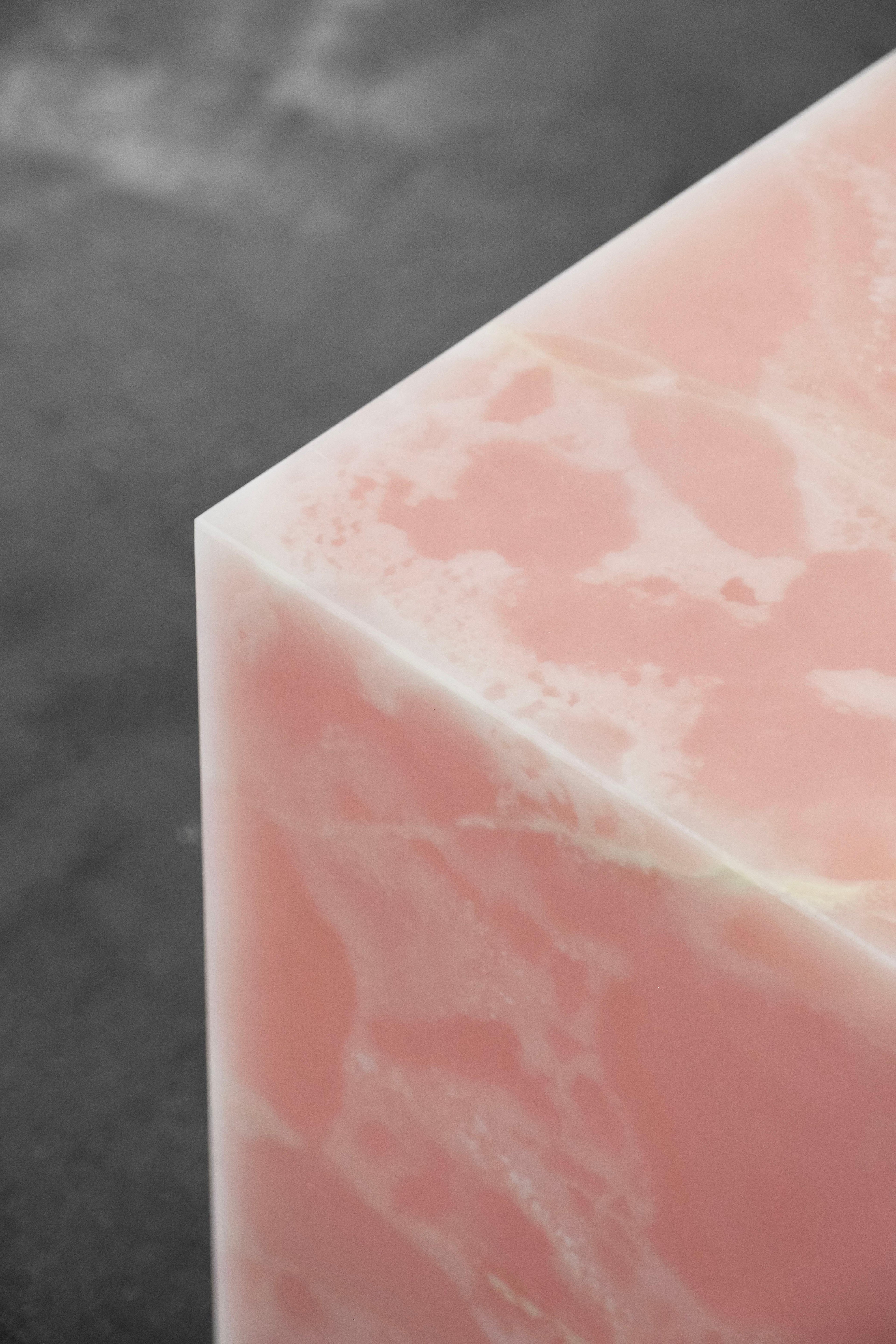 https://a.1stdibscdn.com/greenapple-cube-onyx-cube-pink-onyx-handmade-in-portugal-for-sale-picture-4/f_53532/f_338719421681833427495/G703924_5_master.jpg