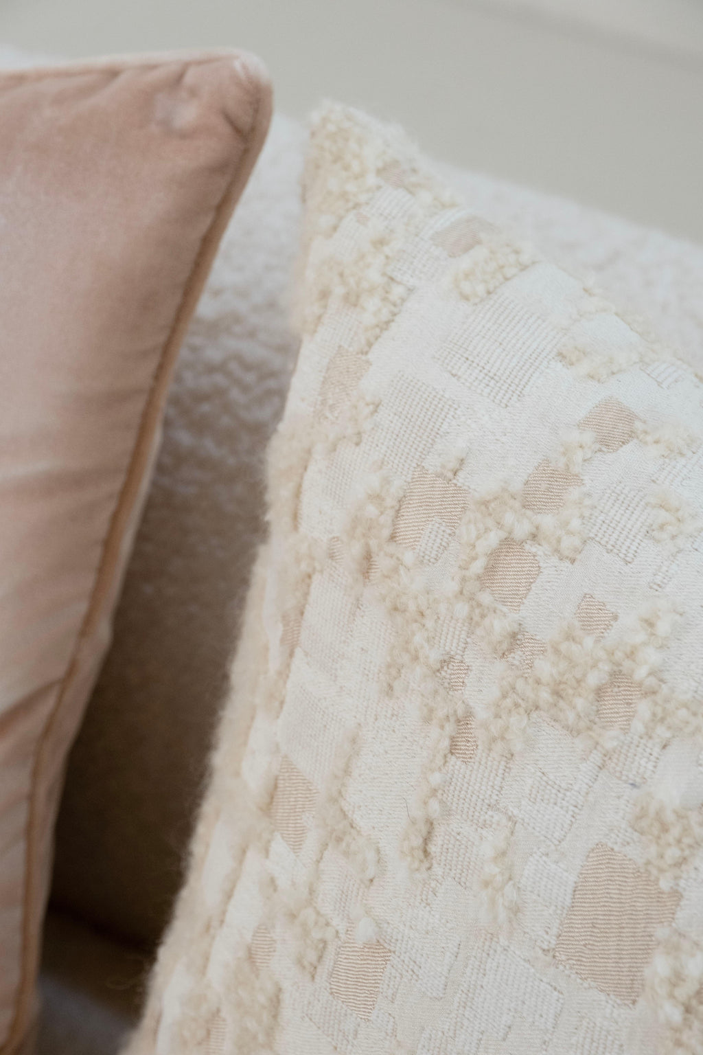 https://a.1stdibscdn.com/organic-modern-arc-sofa-cream-wool-linen-handmade-in-portugal-by-greenapple-for-sale-picture-10/f_53532/f_488766221771430461915/G703946_7_master.jpg