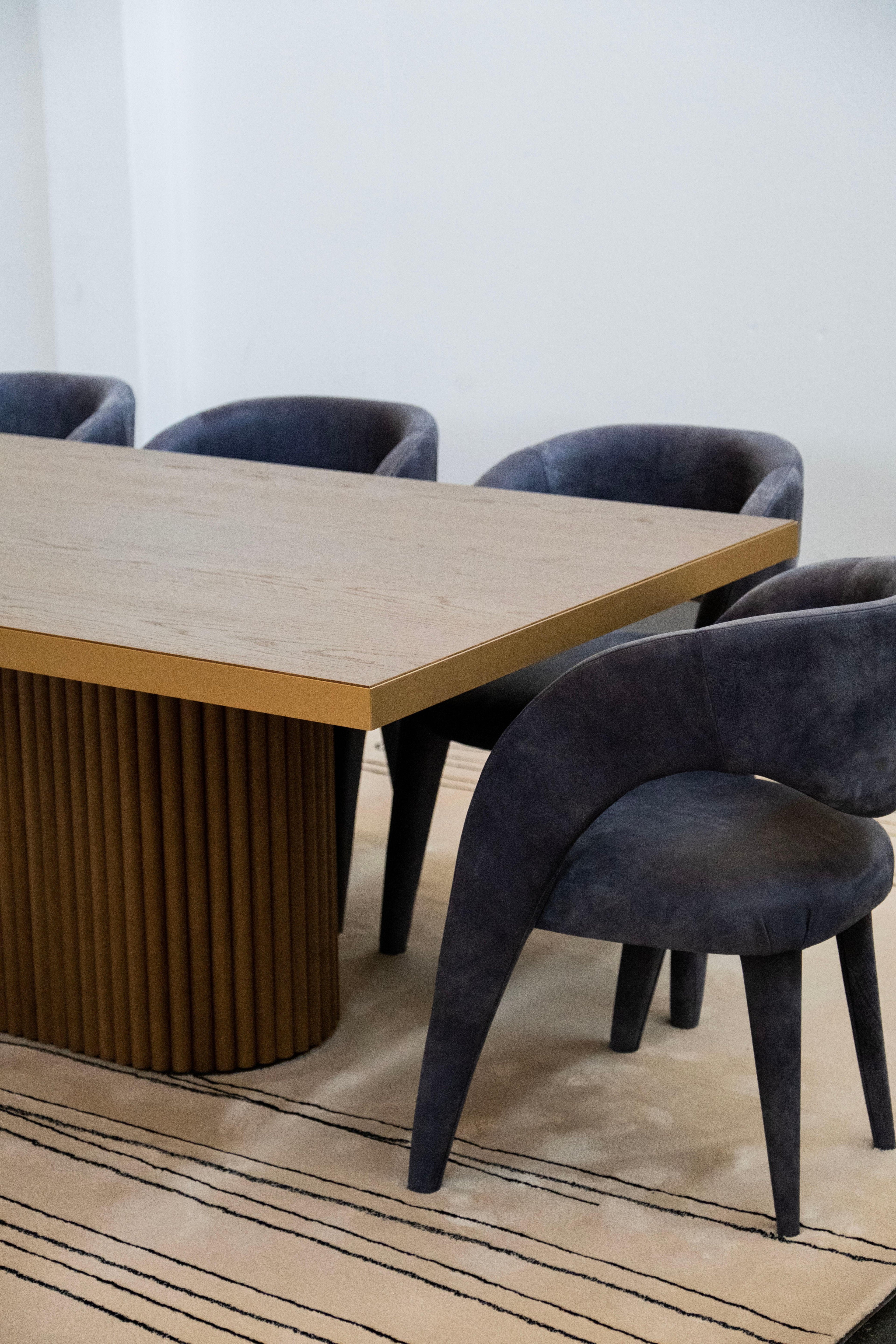 https://a.1stdibscdn.com/modern-biloba-dining-table-american-oak-handmade-in-portugal-by-greenapple-for-sale-picture-13/f_53532/f_324575321690196070514/G703951_AMBIENTE_7_master.jpg