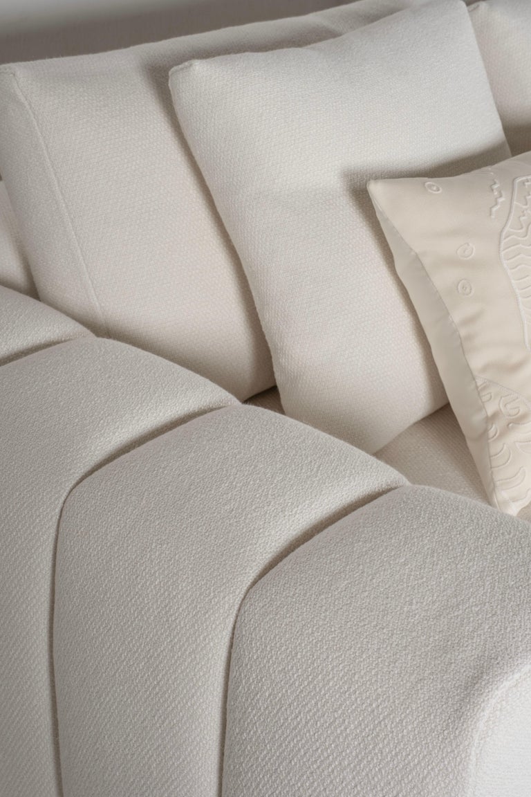 https://a.1stdibscdn.com/modern-coast-mudular-sofa-linen-handmade-in-portugal-by-greenapple-for-sale-picture-11/f_53532/f_379963921705575908948/G703958_6_master.jpg?width=768