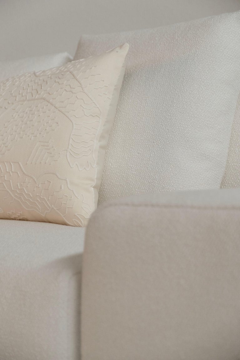 https://a.1stdibscdn.com/modern-coast-mudular-sofa-linen-handmade-in-portugal-by-greenapple-for-sale-picture-14/f_53532/f_379963921705575909607/G703958_9_master.jpg?width=768