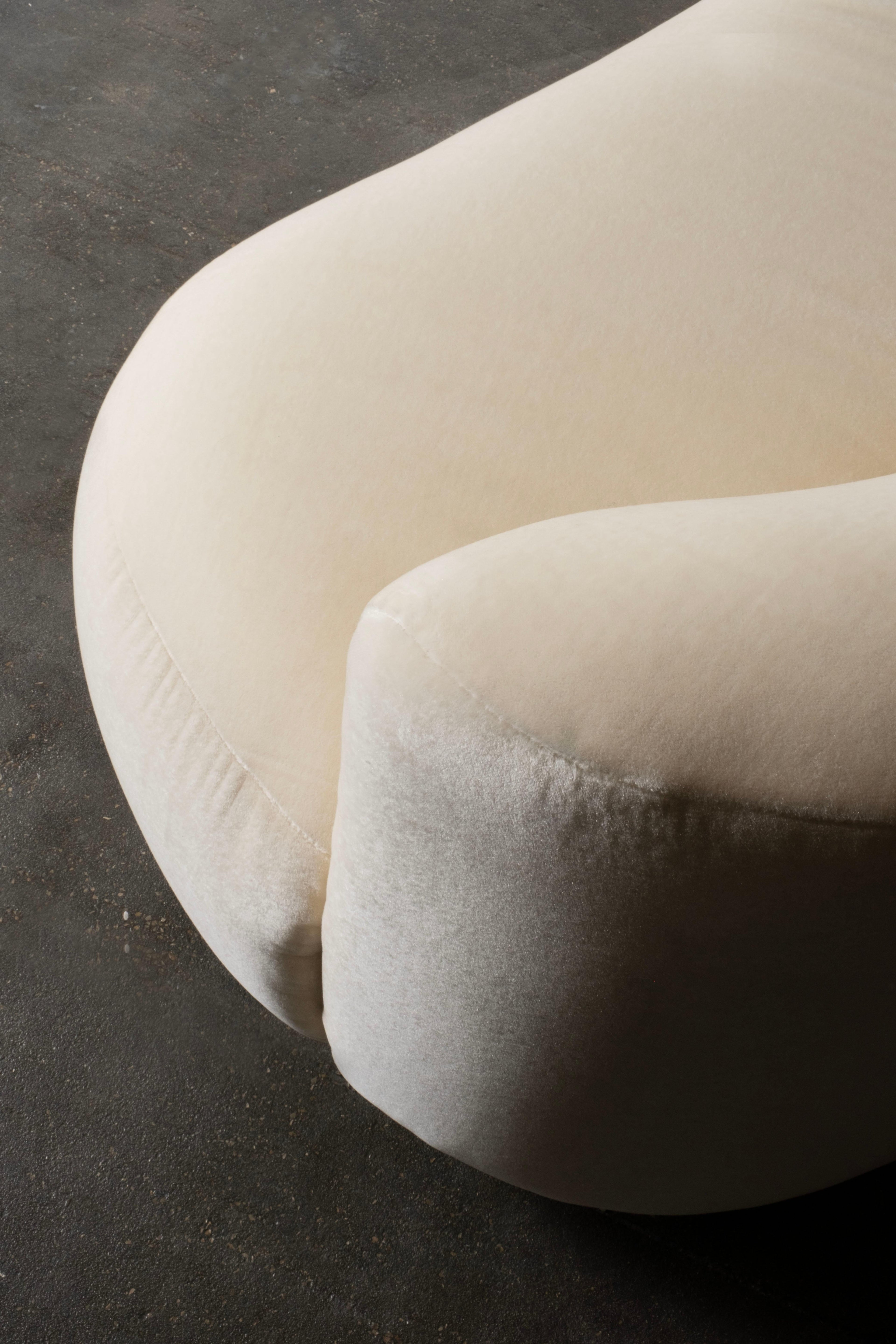 https://a.1stdibscdn.com/organic-modern-twins-sofa-dedar-beige-mohair-handmade-in-portugal-by-greenapple-for-sale-picture-16/f_53532/f_364242021696266948839/G704050_4_master.jpg