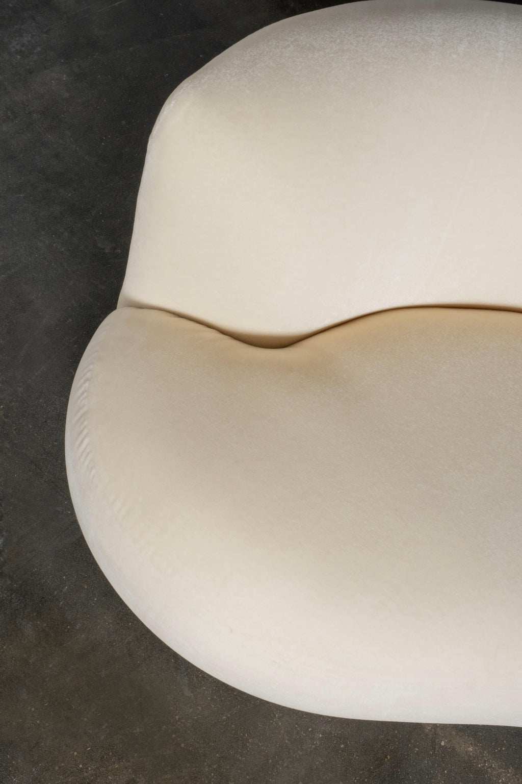 https://a.1stdibscdn.com/organic-modern-twins-sofa-dedar-beige-mohair-handmade-in-portugal-by-greenapple-for-sale-picture-17/f_53532/f_364242021696266949106/G704050_6_master.jpg