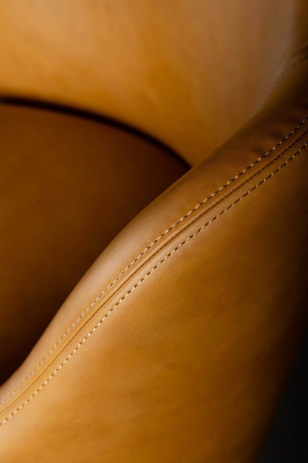 https://a.1stdibscdn.com/mid-century-modern-mary-swivel-bar-stools-leather-brass-handmade-by-greenapple-for-sale-picture-9/f_53532/f_441889821742833602188/G704071_6_master.jpg