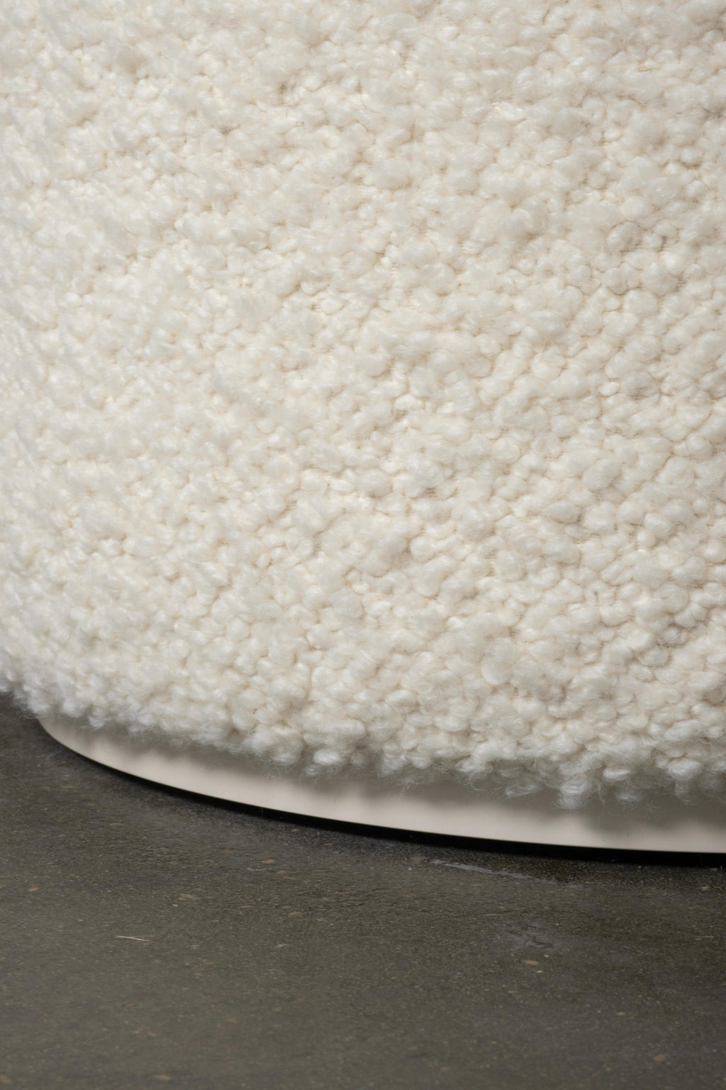 https://a.1stdibscdn.com/modern-grand-pouf-white-cotton-boucle-handmade-in-portugal-by-greenapple-for-sale-picture-13/f_53532/f_379621921705399871200/G704213_4_master.jpg