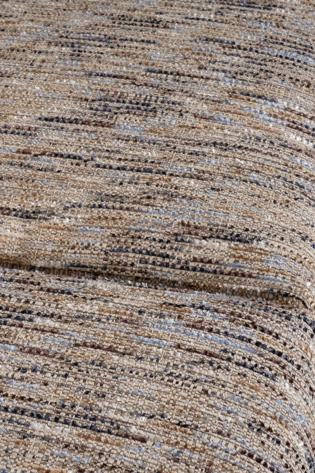 https://a.1stdibscdn.com/mid-century-modern-french-style-sofa-cream-nobilis-fabric-for-sale-picture-3/f_53532/f_462249421754934166786/G704288_2_master.jpg
