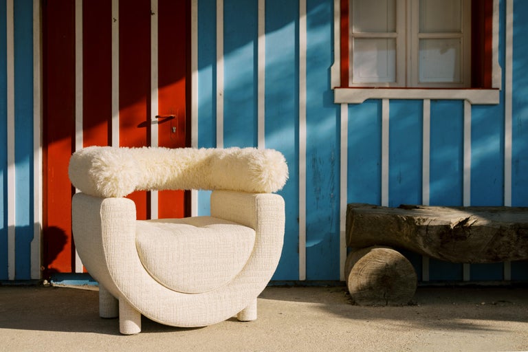 https://a.1stdibscdn.com/modern-mel-armchair-beige-linen-fabric-handmade-in-portugal-by-greenapple-for-sale-picture-2/f_53532/f_390272921715183034997/G704424_C_master.jpg?width=768