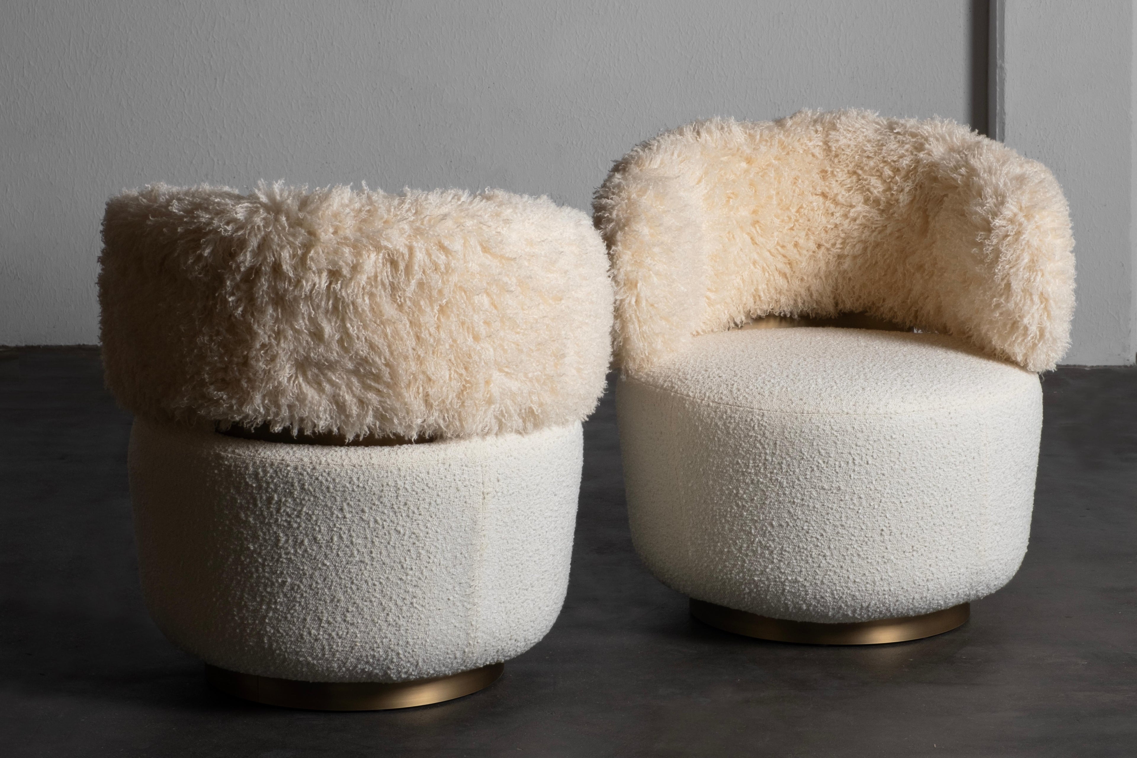 https://a.1stdibscdn.com/mid-century-modern-caju-lounge-chair-swivel-boucle-faux-fur-greenapple-for-sale-picture-2/f_53532/f_441319621742489309921/G704555_14_master.jpg