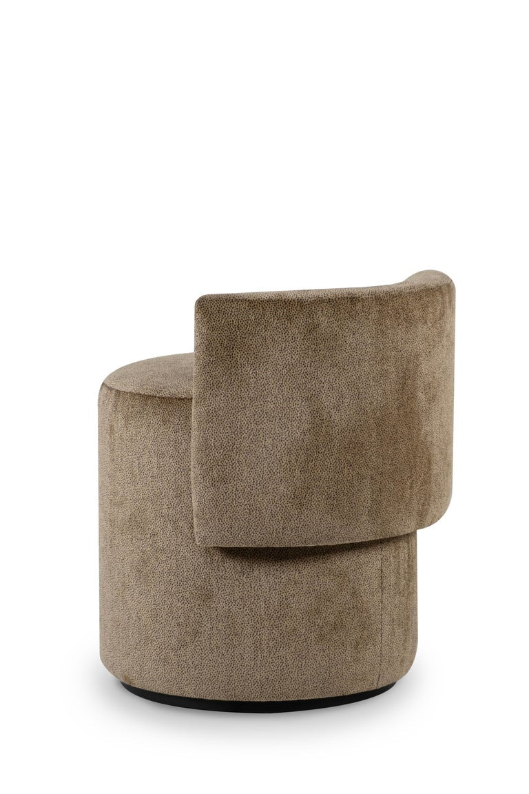 https://a.1stdibscdn.com/mid-century-modern-grand-pouf-chenille-oak-handmade-in-portugal-by-greenapple-for-sale-picture-6/f_53532/f_441863321742827557004/G704741_2_master.jpg?width=768