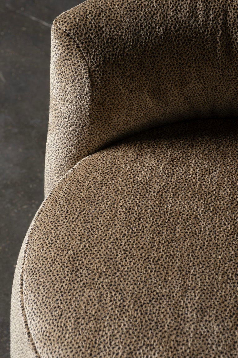https://a.1stdibscdn.com/mid-century-modern-grand-pouf-chenille-oak-handmade-in-portugal-by-greenapple-for-sale-picture-13/f_53532/f_441863321742827558182/G704741_5_master.jpg?width=768
