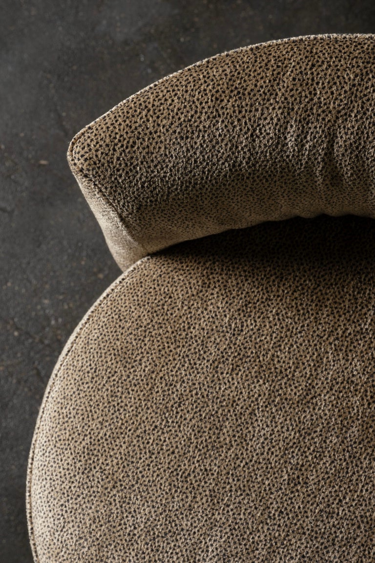 https://a.1stdibscdn.com/mid-century-modern-grand-pouf-chenille-oak-handmade-in-portugal-by-greenapple-for-sale-picture-14/f_53532/f_441863321742827558124/G704741_6_master.jpg?width=768