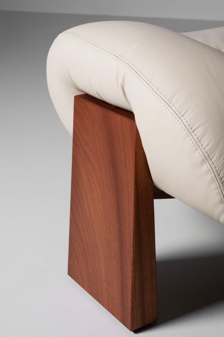 https://a.1stdibscdn.com/contemporary-sense-lounge-chair-accent-chair-sapele-wood-leather-greenapple-for-sale-picture-6/f_53532/f_441876121742829894202/G704804_5_master.jpg?width=768