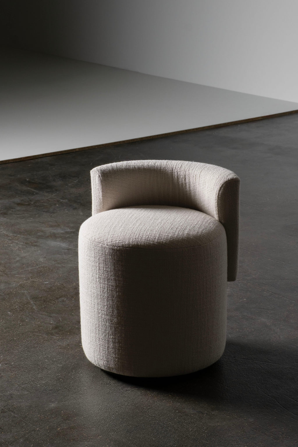 https://a.1stdibscdn.com/mid-century-modern-grand-pouf-wool-oak-handmade-in-portugal-by-greenapple-for-sale-picture-4/f_53532/f_441856321742826884540/G704825_11_master.jpg