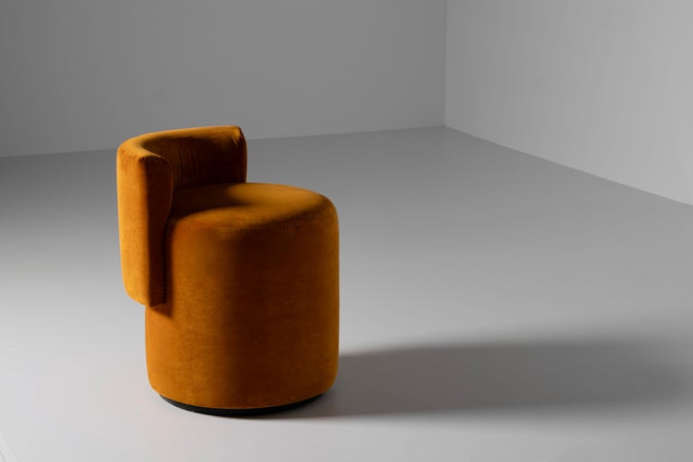 https://a.1stdibscdn.com/mid-century-modern-grand-pouf-velvet-oak-handmade-in-portugal-by-greenapple-for-sale-picture-10/f_53532/f_441867921742828087277/G704828_7_master.jpg?width=768